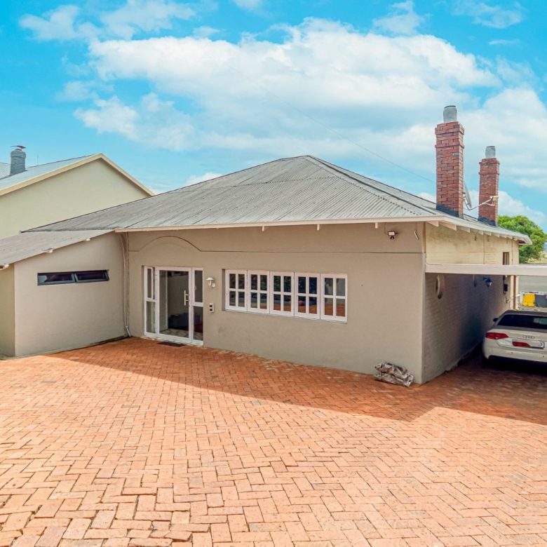 Kensington – Exceptional 3 Bedroom Home + Cottage