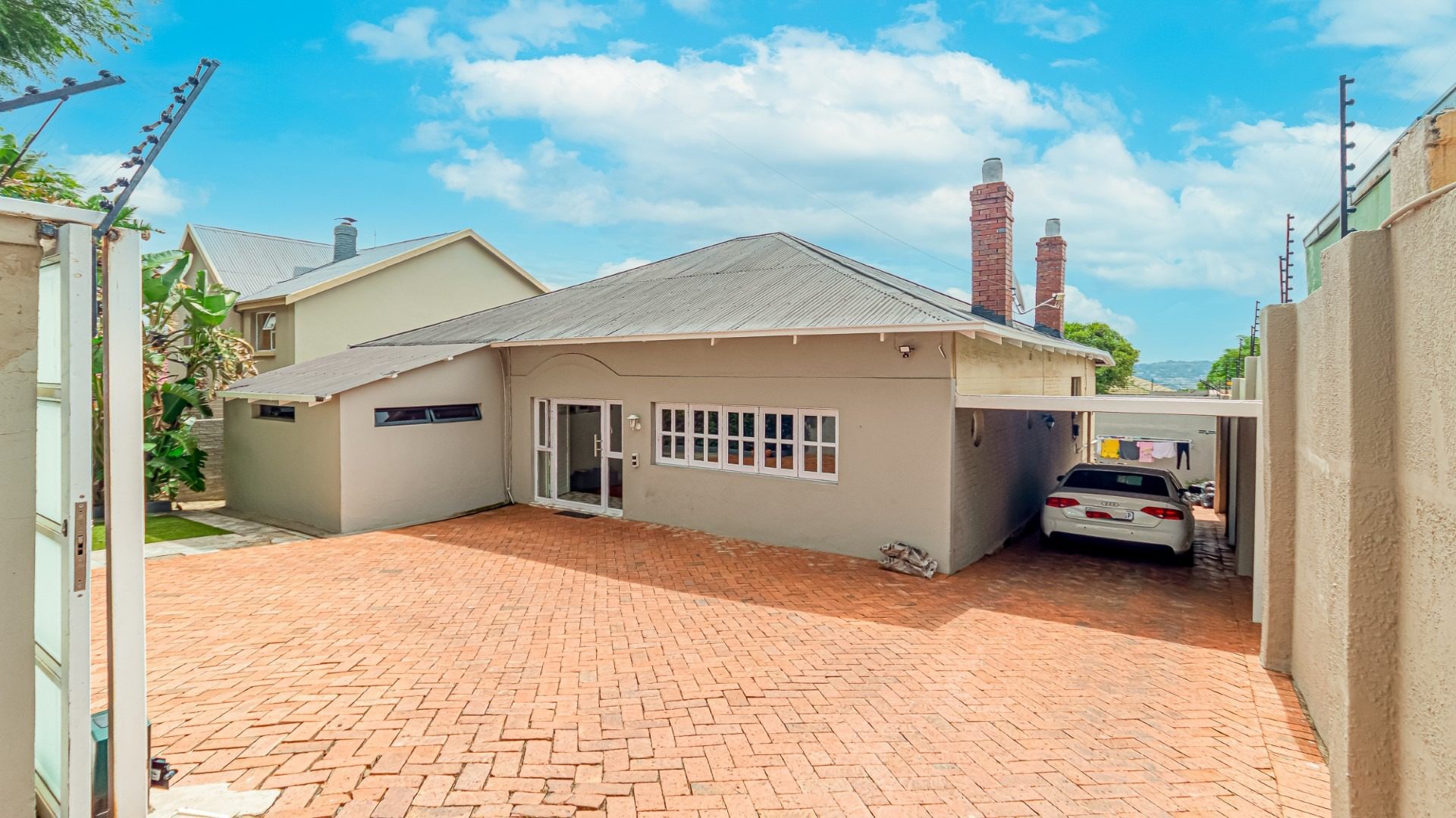 Kensington – Exceptional 3 Bedroom Home + Cottage