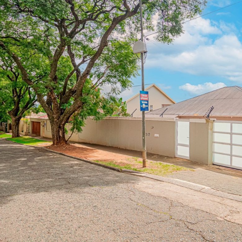Kensington – Exceptional 3 Bedroom Home + Cottage