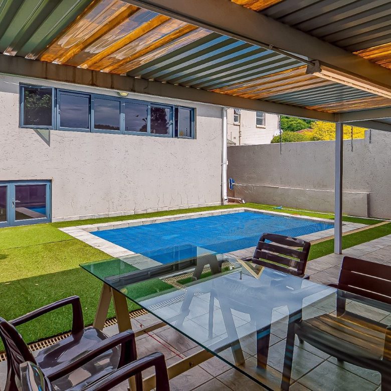 Kensington – Exceptional 3 Bedroom Home + Cottage