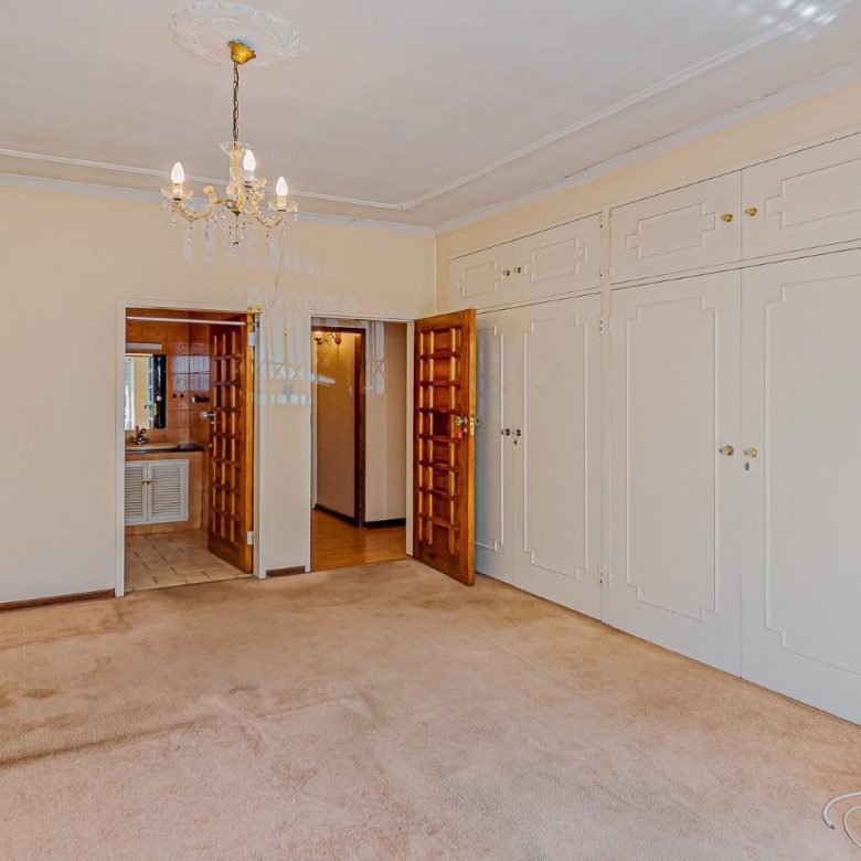 Kensington – Fully renovated family home
