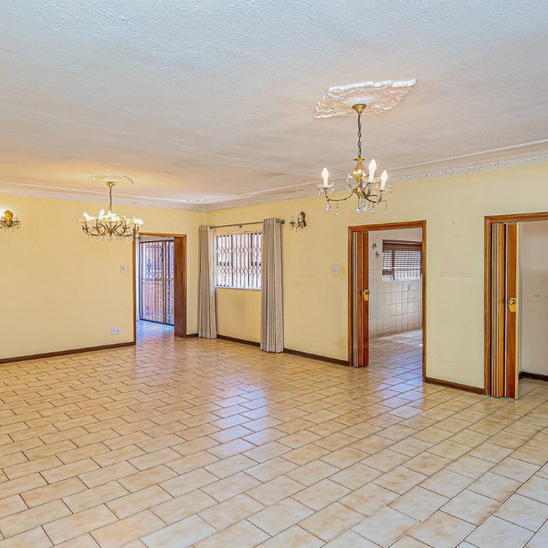 Kensington – Fully renovated family home