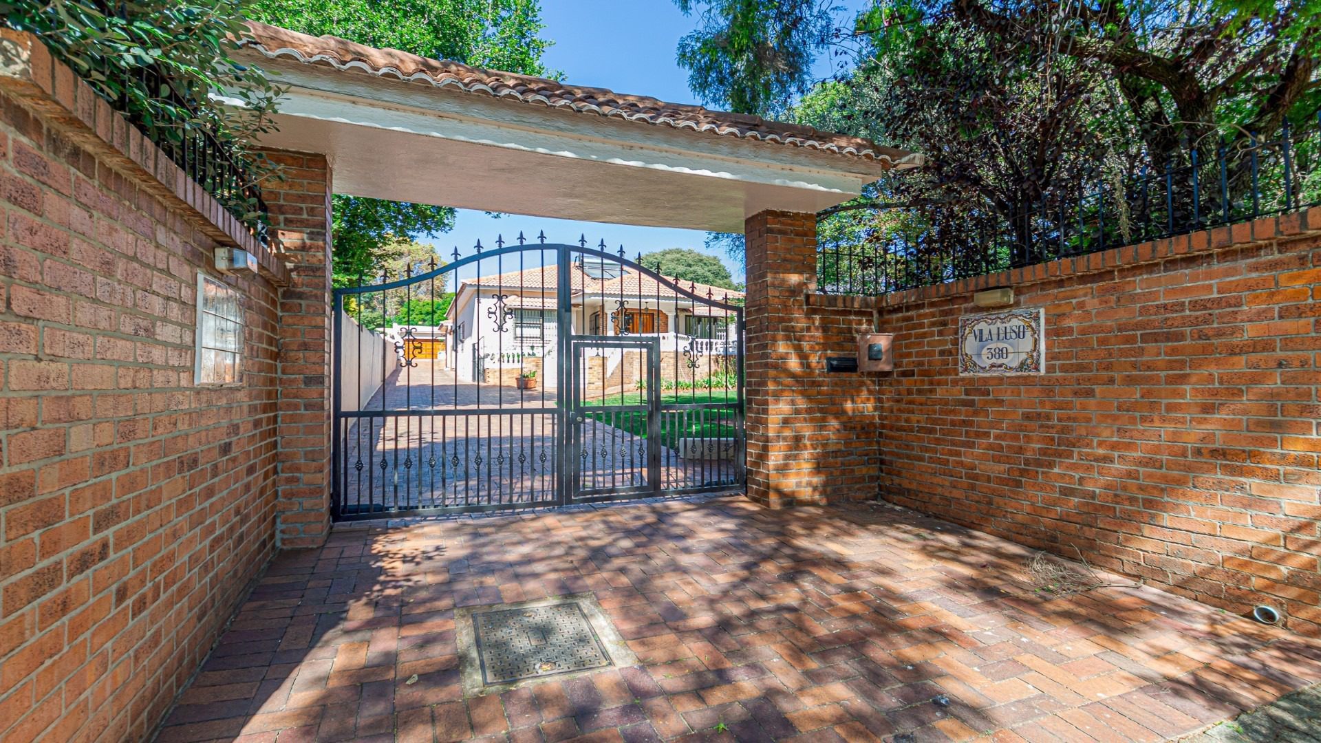 Kensington – Fully renovated family home