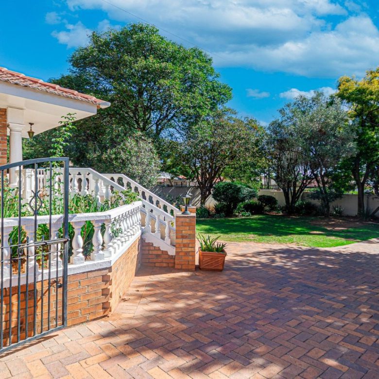 Kensington – Fully renovated family home