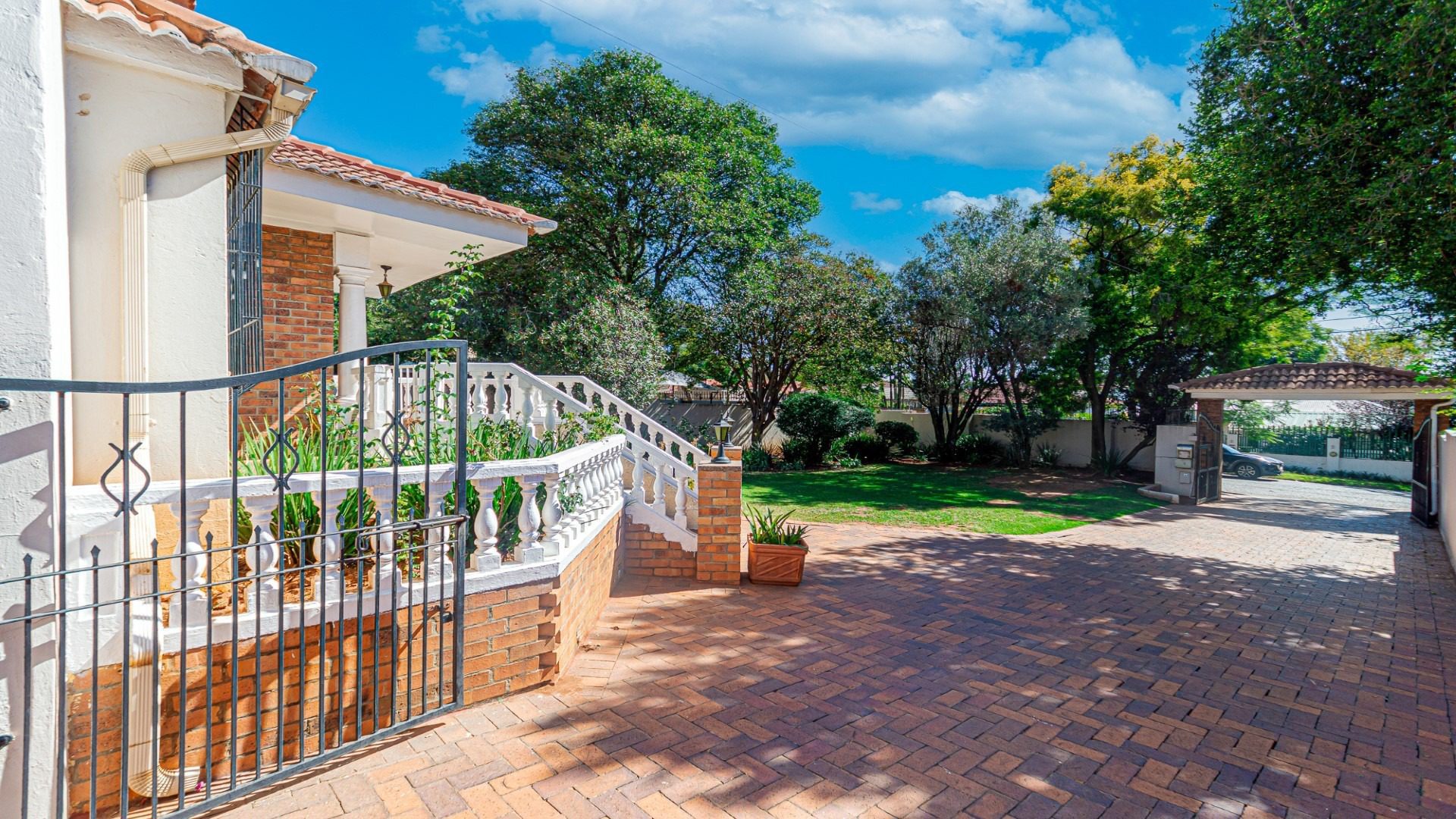 Kensington – Fully renovated family home