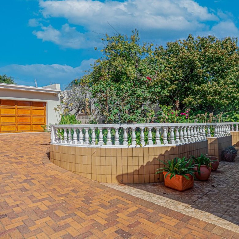 Kensington – Fully renovated family home