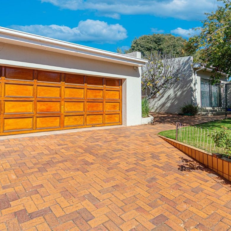 Kensington – Fully renovated family home