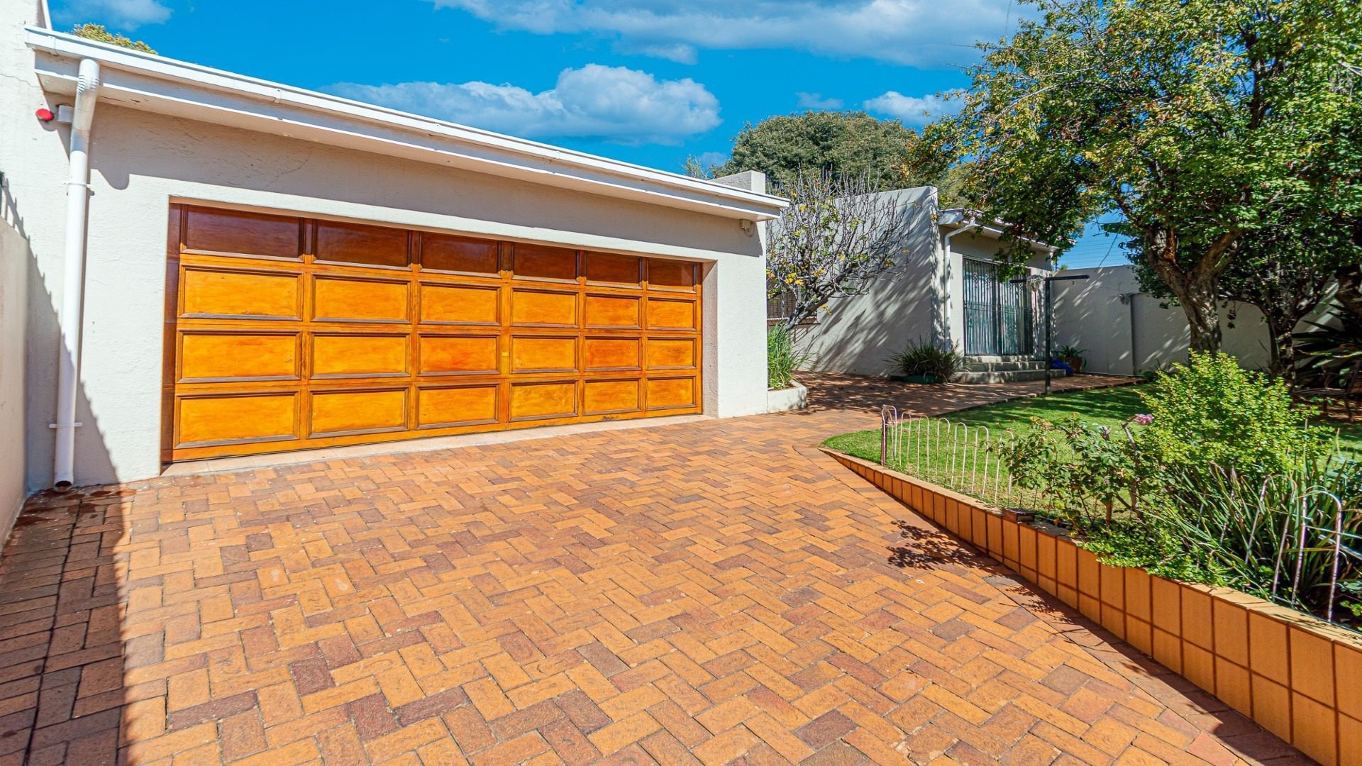 Kensington – Fully renovated family home