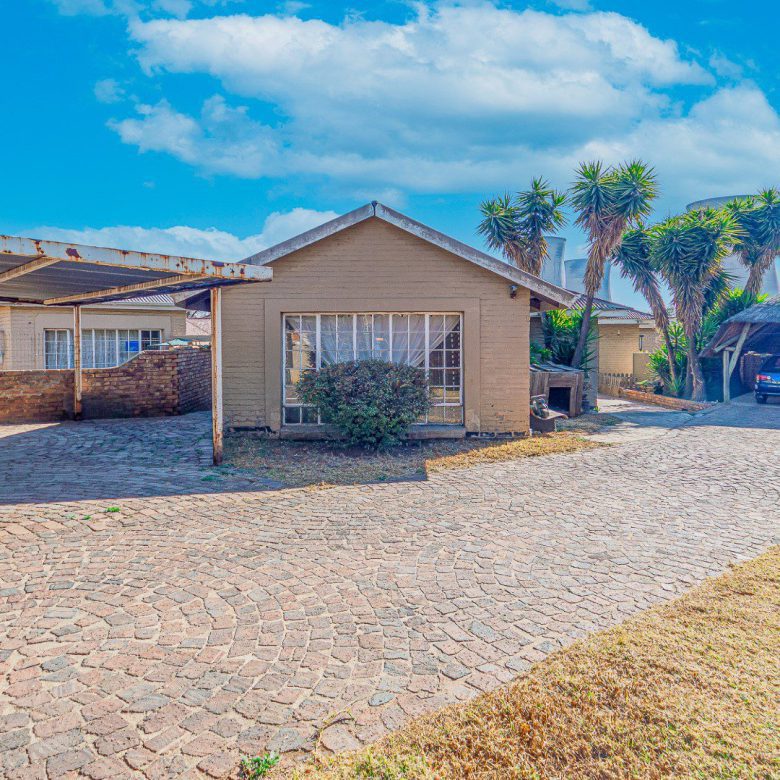 Kelvin Estate, Kempton Park – 3 Bedroom Family Home + Cottage