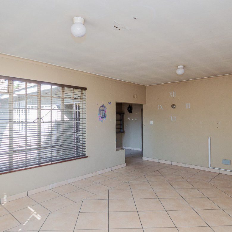Kelvin Estate, Kempton Park – 3 Bedroom Family Home + Cottage
