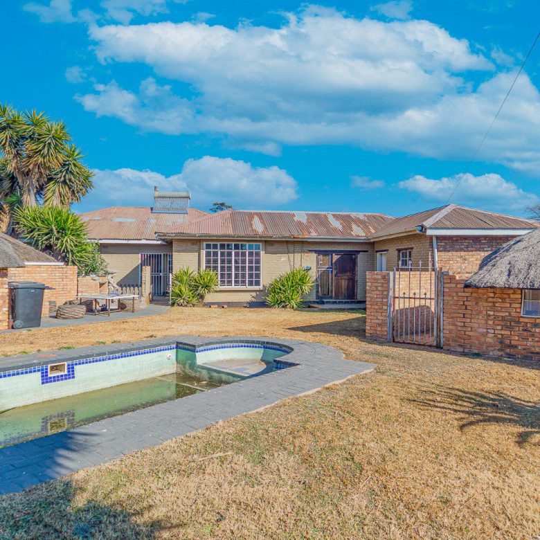 Kelvin Estate, Kempton Park – 3 Bedroom Family Home + Cottage