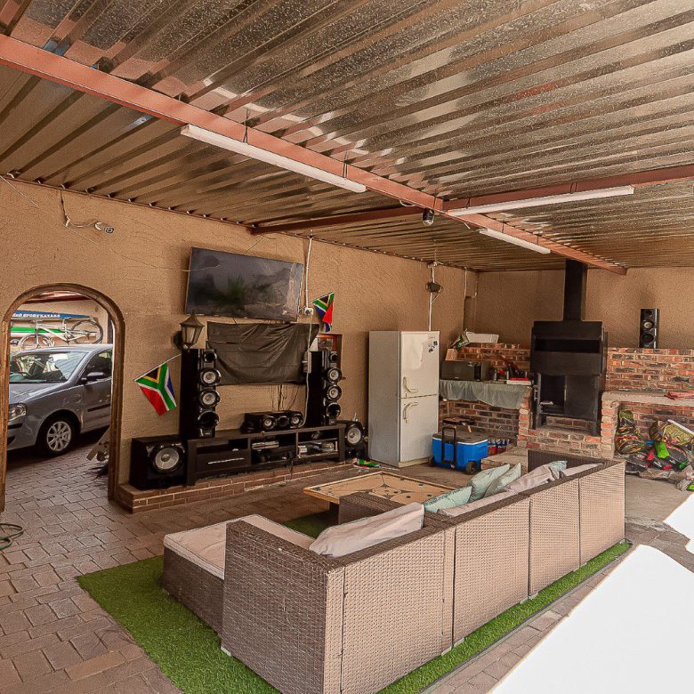 Blairgowrie, Randburg – Renovated 5 Bedroom Home