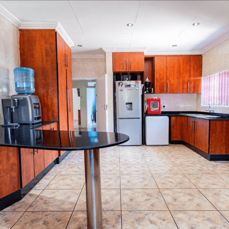 Hurlyvale – 3 Bedroom House