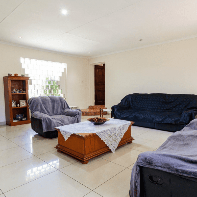 Hurlyvale – 3 Bedroom House