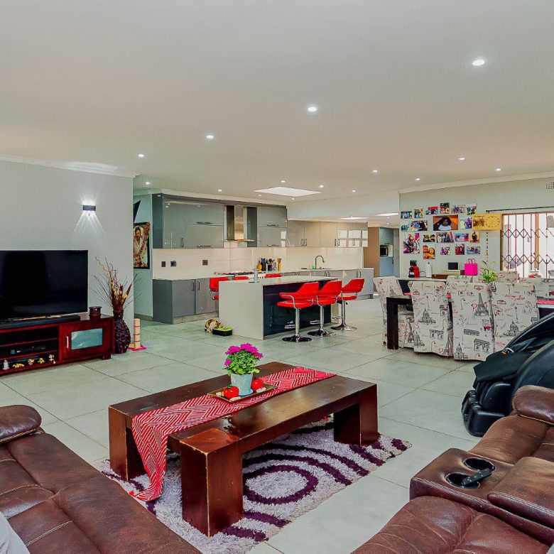 Blairgowrie, Randburg – Renovated 5 Bedroom Home