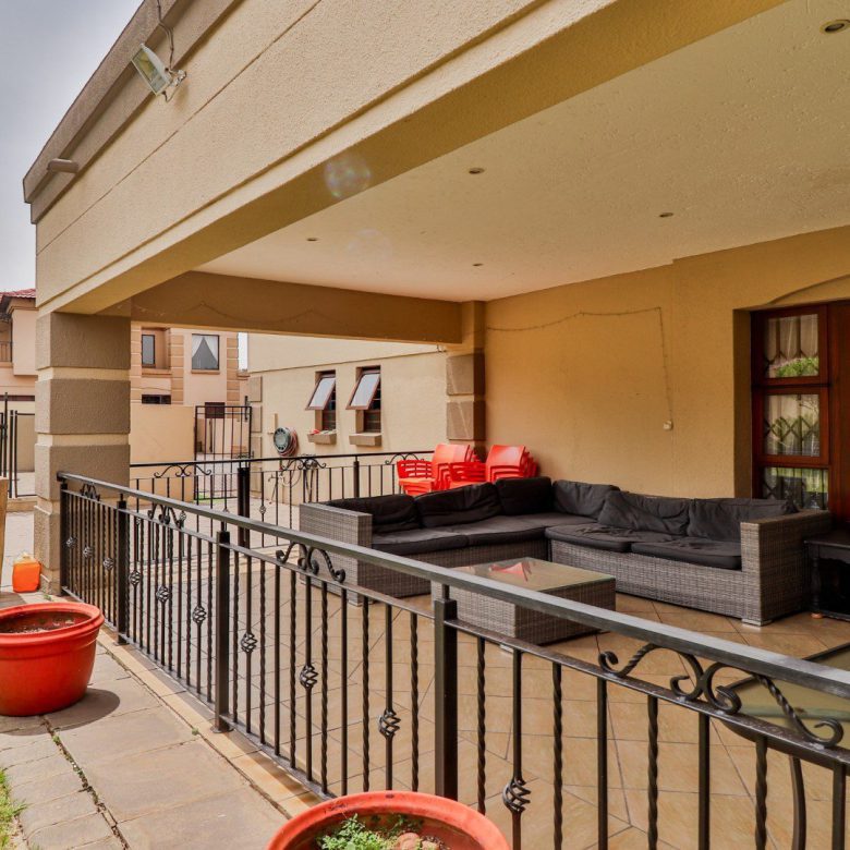 Prima Vista, Mulbarton – Magnificent 4 Bedroom Cluster in Secure Estate