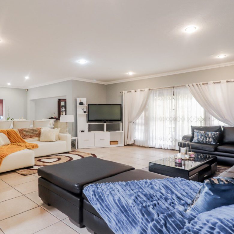 Prima Vista, Mulbarton – Magnificent 4 Bedroom Cluster in Secure Estate