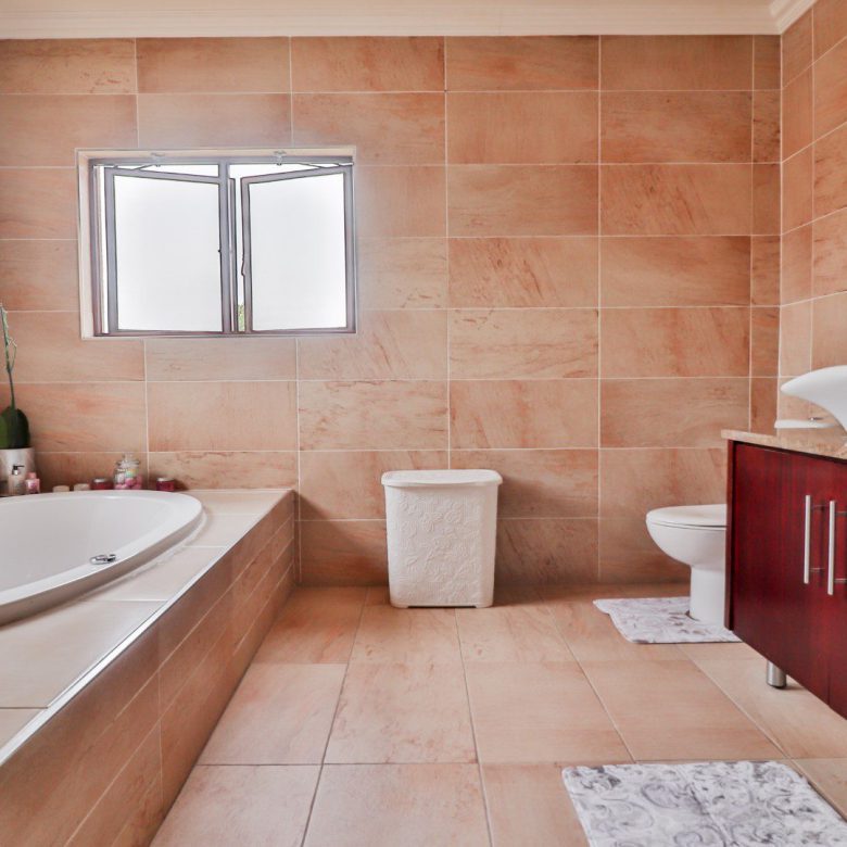 Prima Vista, Mulbarton – Magnificent 4 Bedroom Cluster in Secure Estate