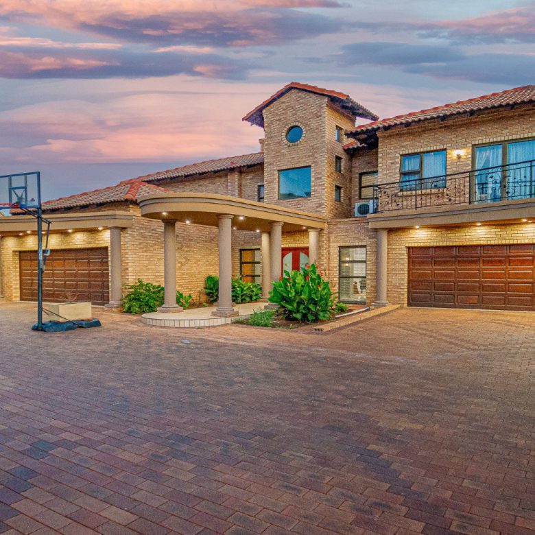 Meyersdal Crest Estate – Luxurious 4 Bedroom Family Home