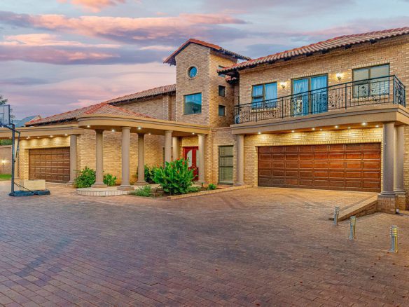 Meyersdal Crest Estate – Luxurious 4 Bedroom Family Home
