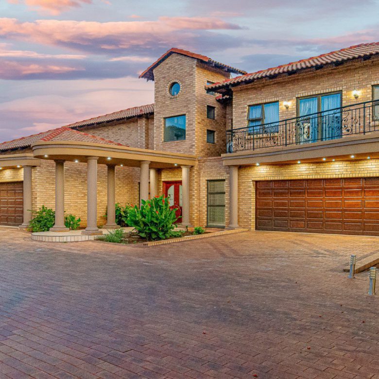 Meyersdal Crest Estate – Luxurious 4 Bedroom Family Home