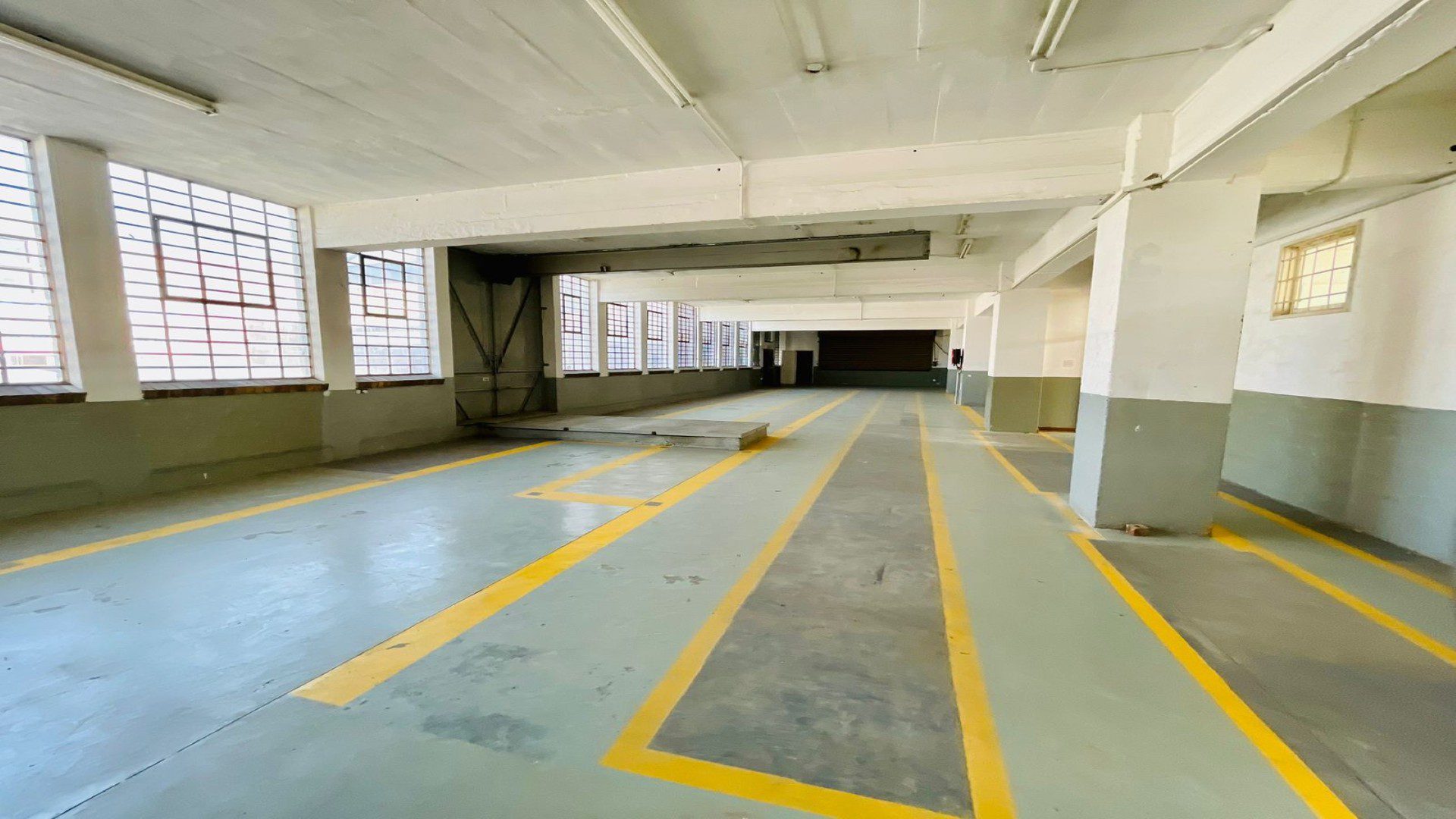 New Centre – Warehouse + Offices 6 600m2 under roof