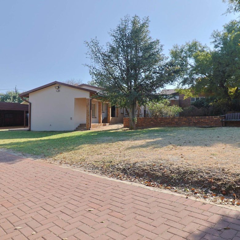 Mulbarton – Large 4 Bedroom Home + Flatlet