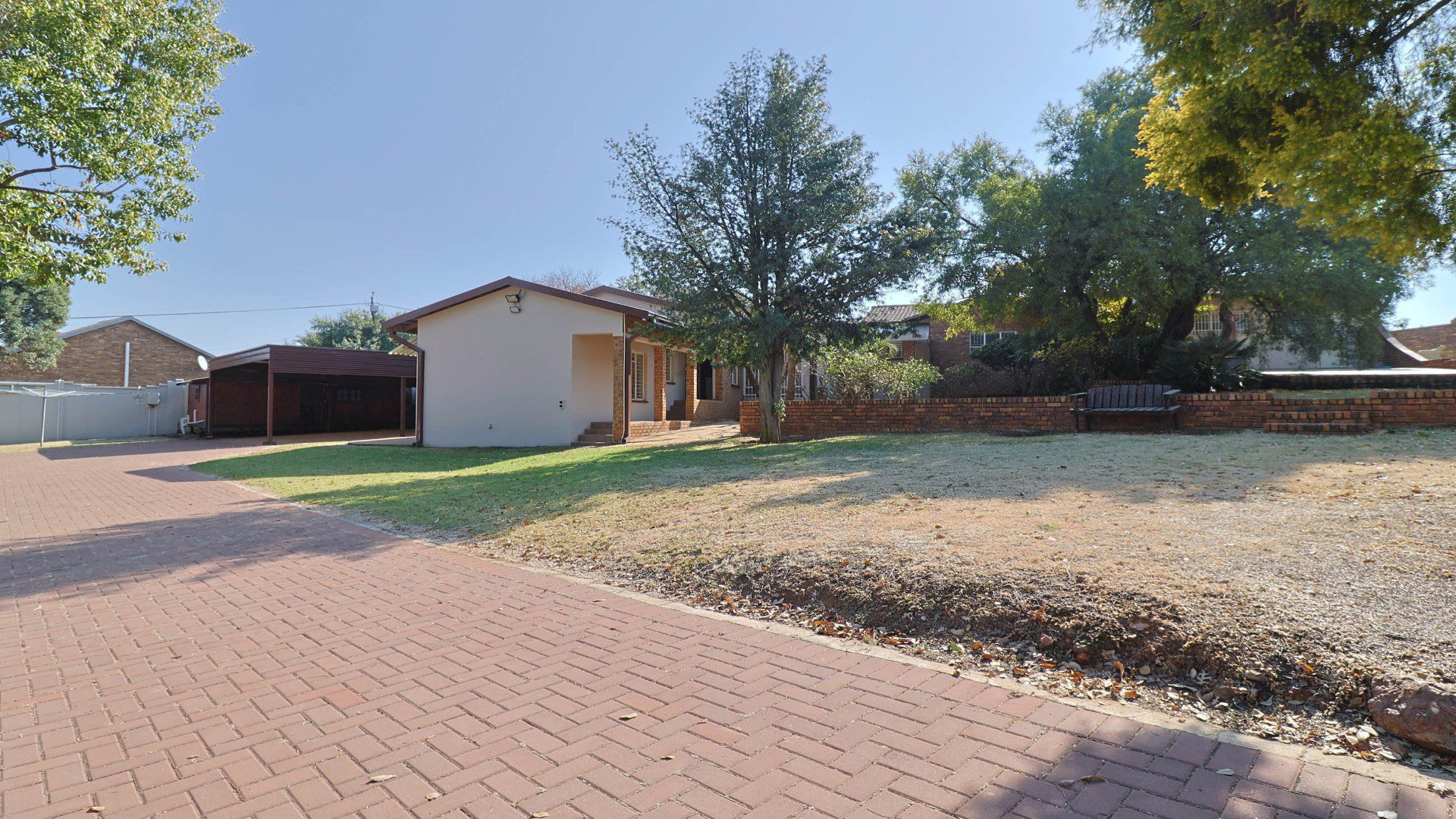 Mulbarton – Large 4 Bedroom Home + Flatlet