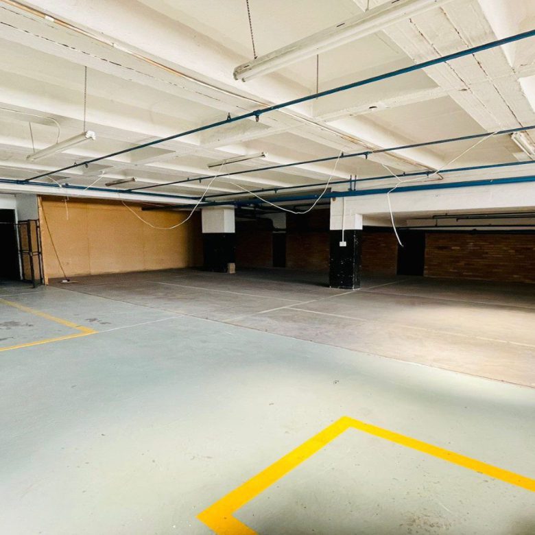 New Centre – Warehouse + Offices 6 600m2 under roof