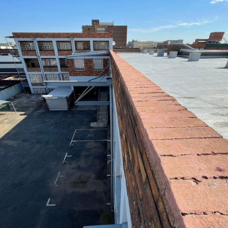 New Centre – Warehouse + Offices 6 600m2 under roof