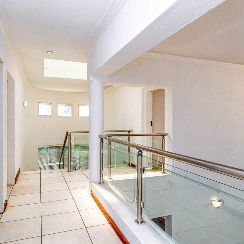 Sunninghill – Immaculate 4-Bedroom Double-Storey Family Home!