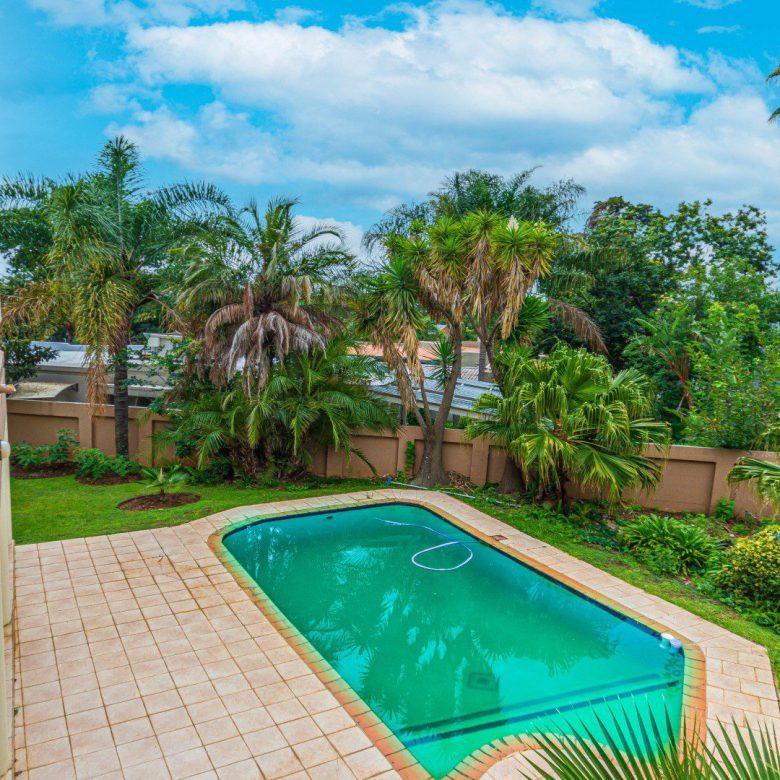 Sunninghill – Immaculate 4-Bedroom Double-Storey Family Home!