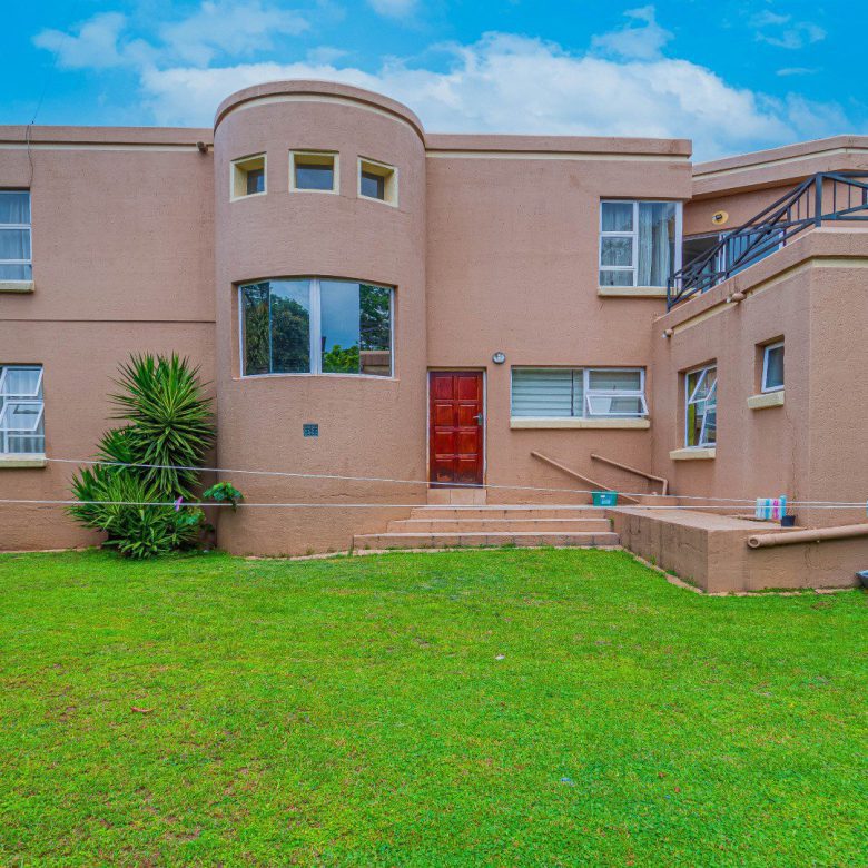 Sunninghill – Immaculate 4-Bedroom Double-Storey Family Home!