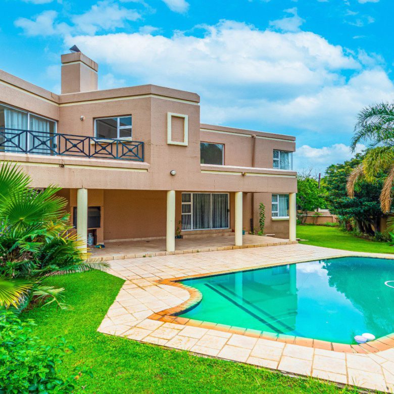 Sunninghill – Immaculate 4-Bedroom Double-Storey Family Home!