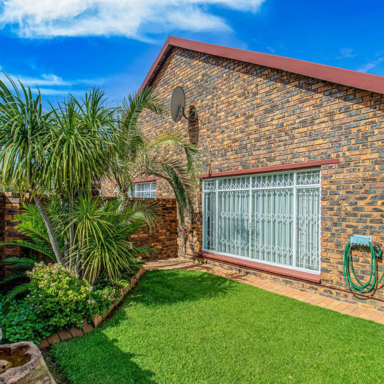 Kibler Park – Elegant 2 Bedroom Cluster, Secure Estate Living