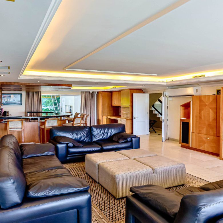 Umhlanga – Grand Family Home with Panoramic Sea Views