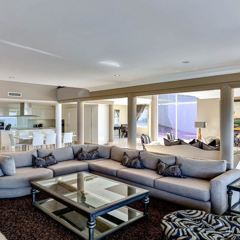 Umhlanga – Grand Family Home with Panoramic Sea Views