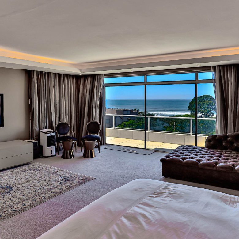 Umhlanga – Grand Family Home with Panoramic Sea Views