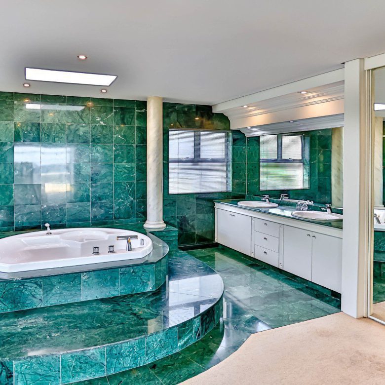 Umhlanga – Grand Family Home with Panoramic Sea Views
