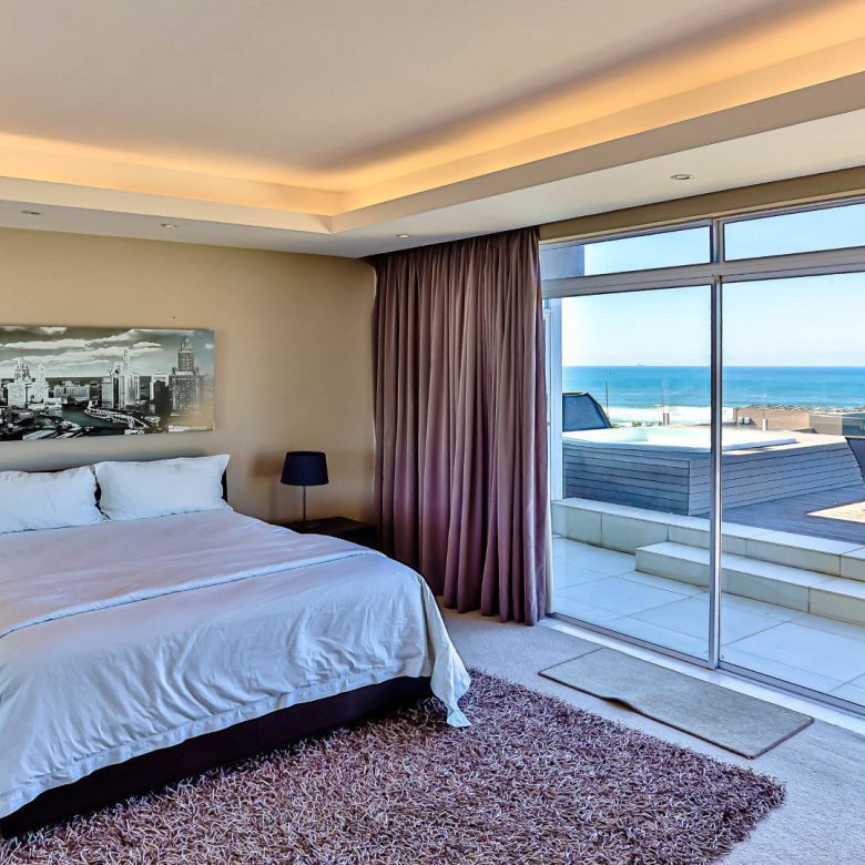 Umhlanga – Grand Family Home with Panoramic Sea Views