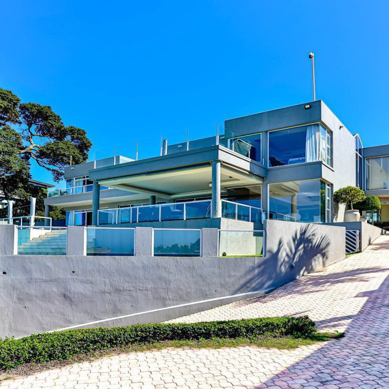 Umhlanga – Grand Family Home with Panoramic Sea Views
