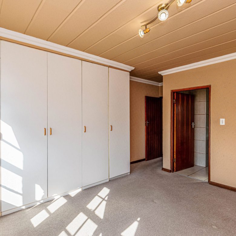 Dowerglen – 2 Bedroom Apartment In Security Estate