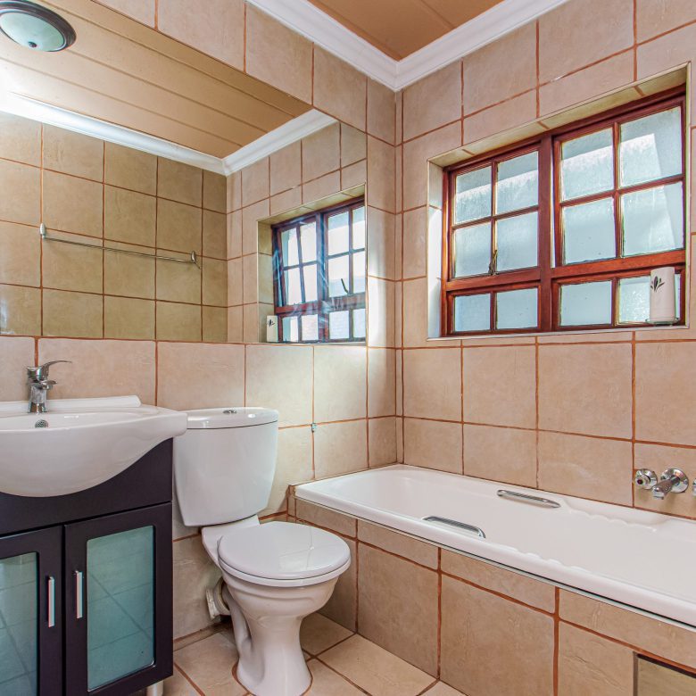 Dowerglen – 2 Bedroom Apartment In Security Estate