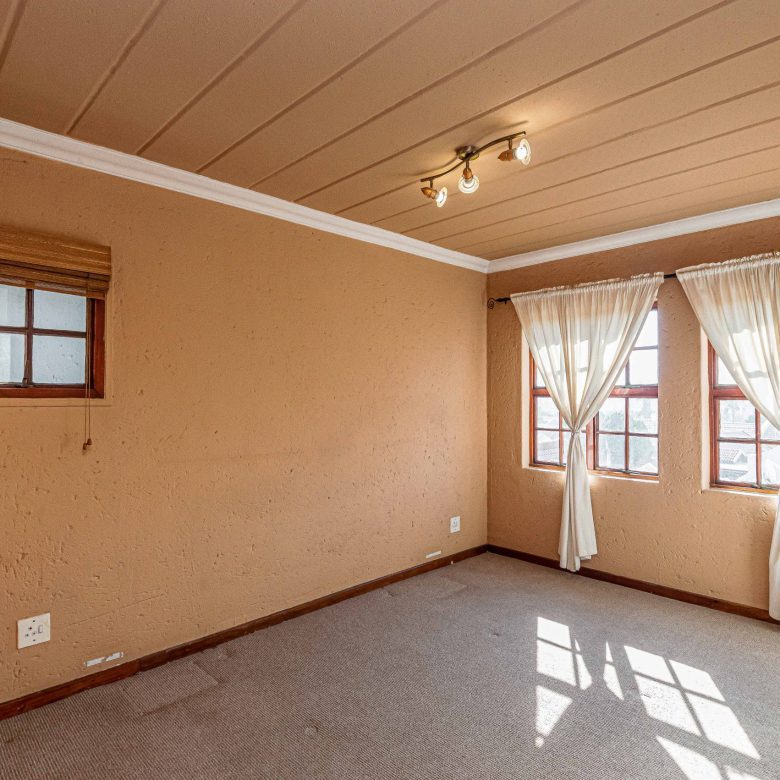 Dowerglen – 2 Bedroom Apartment In Security Estate