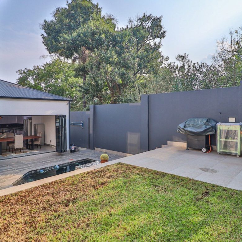 Parkhurst – Newly Renovated / Ultra Modern 4-Bedroom Double Storey Home with Pool & Luxury Finishes