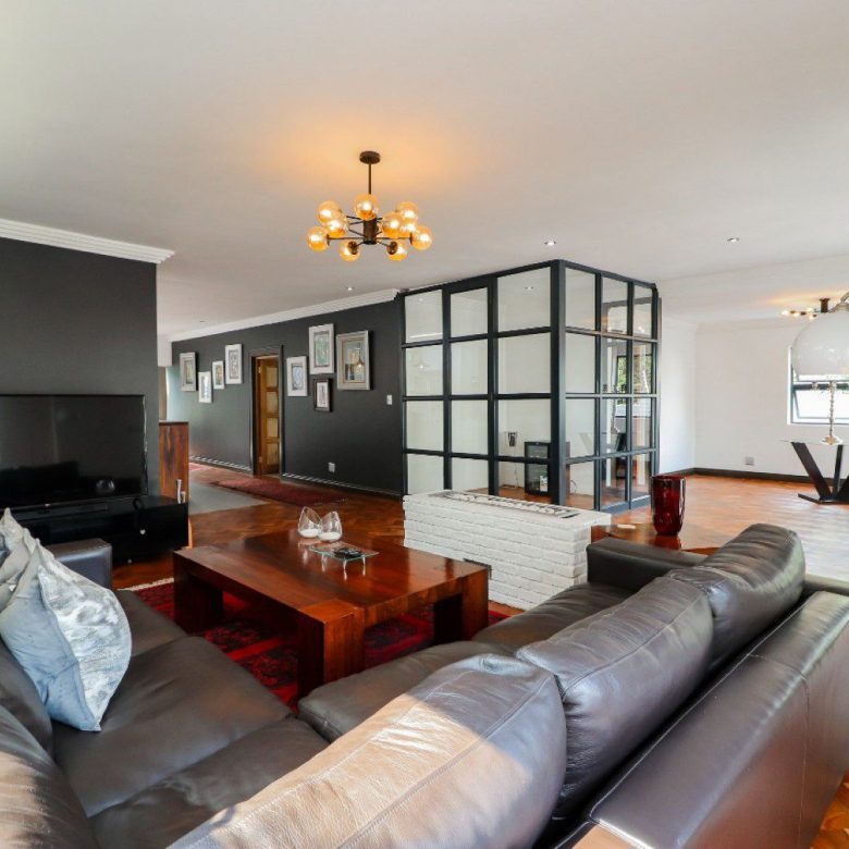 Parkhurst – Newly Renovated / Ultra Modern 4-Bedroom Double Storey Home with Pool & Luxury Finishes