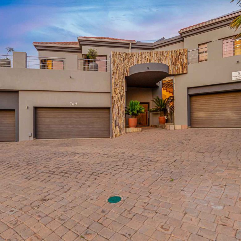 Luxury Auction in Bassonia Estate – A Rare Opportunity