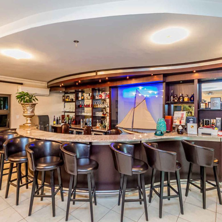 Luxury Auction in Bassonia Estate – A Rare Opportunity