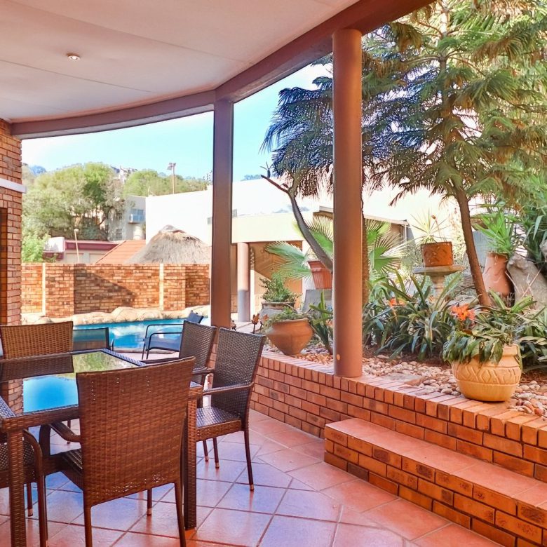 Bassonia – STYLISH 3 BEDROOM FACE-BRICK CLUSTER