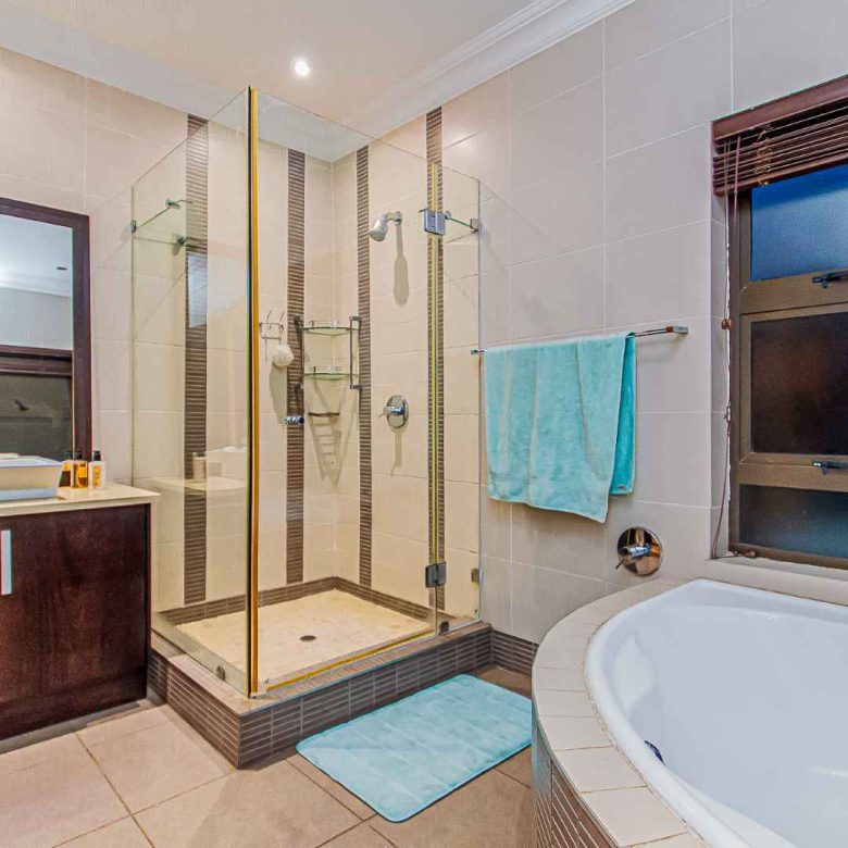 Luxury Auction in Bassonia Estate – A Rare Opportunity